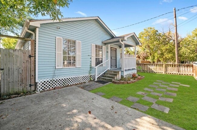 Building Photo - 402 Paschall St