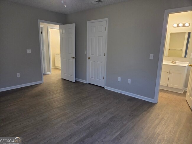 Building Photo - 322 Randolph Dr