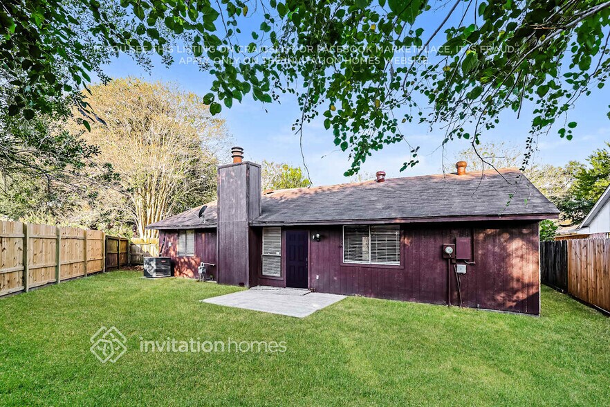 Building Photo - 17318 Shrub Oak Dr