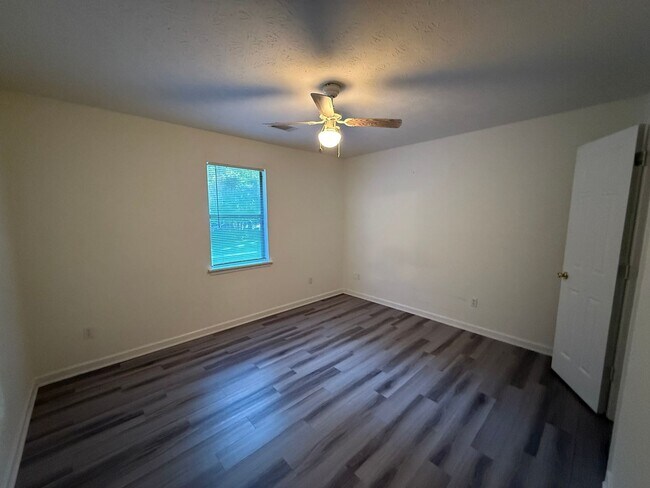 Building Photo - 1030/1032 Nash Ct