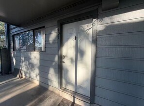 Building Photo - 803 W 28th St
