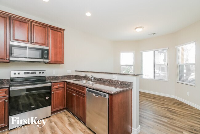 Building Photo - 677 W Mesquite Tree Ln