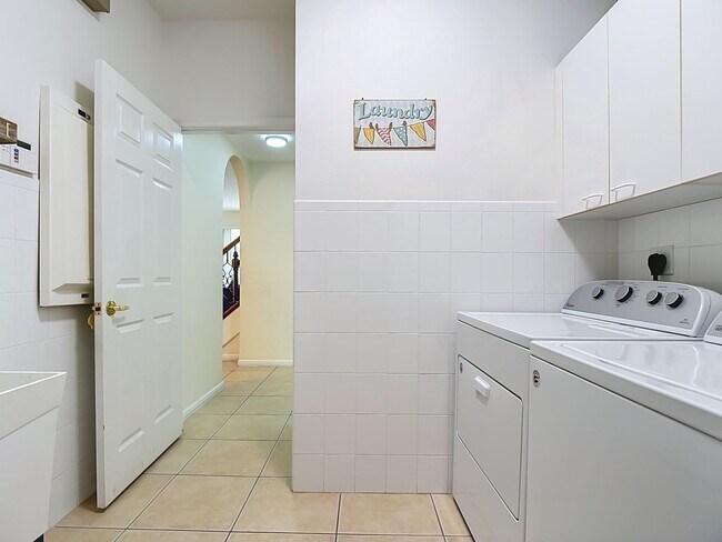 Building Photo - Beautiful Home for Rent in Royal Palm Beach!