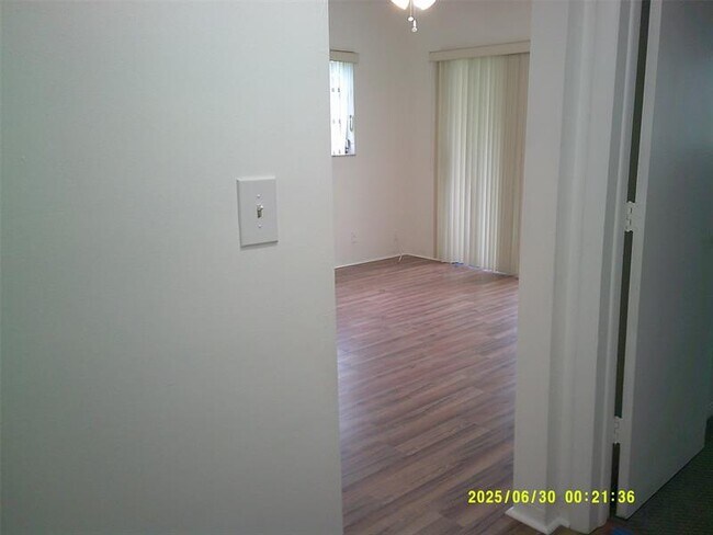 Building Photo - 5800 Margate Blvd