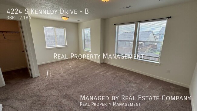 Building Photo - 4224 S Kennedy Dr