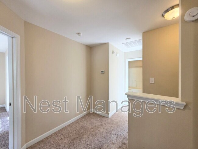 Building Photo - 389 Roanoke Dr