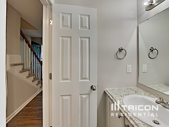 Building Photo - 5000 Baffin Ct