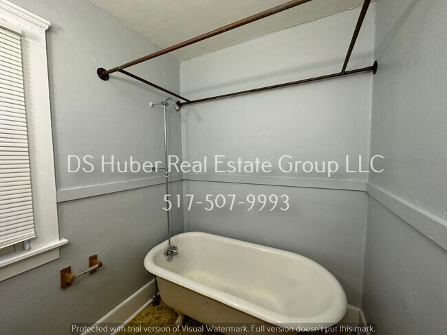 Building Photo - 1415 Lansing Ave