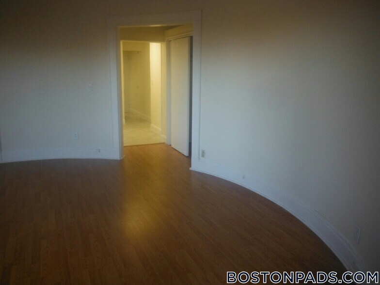 Building Photo - 62 Boylston St