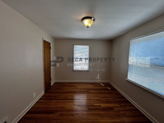 Building Photo - 10205 Cabot Dr