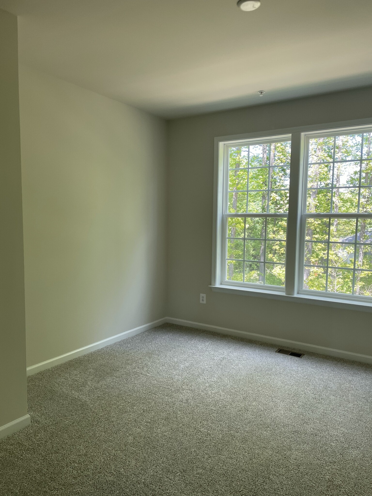 Main Floor bedroom (5) - 10910 Meridian Hill Way