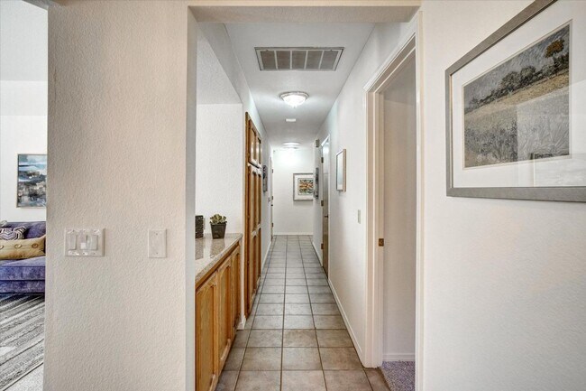 Building Photo - Spacious 4 Bedroom Home in Gated Somerset Hills – 3-Car Garage & Large Backyard