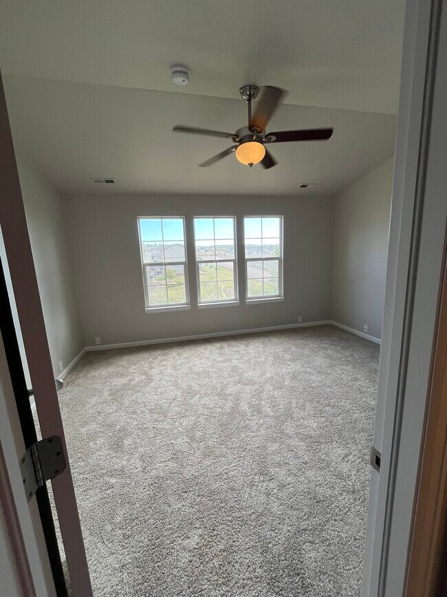 Building Photo - 1119 Yellow Dogwood Heights