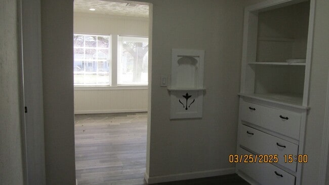 Building Photo - Newly renovated spacious cottage in Mountain View Subdivision!