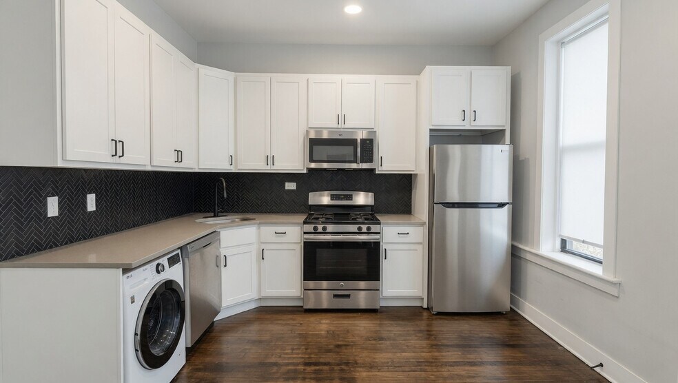 Building Photo - 3415 N Seminary Ave