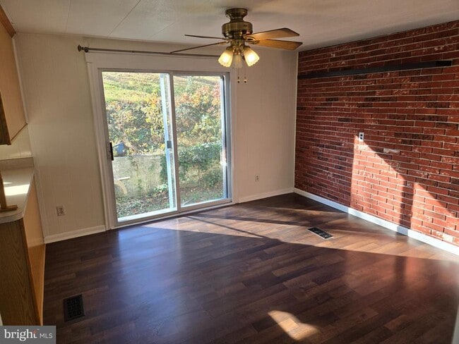 Building Photo - 1207 Deer Creek Church Rd