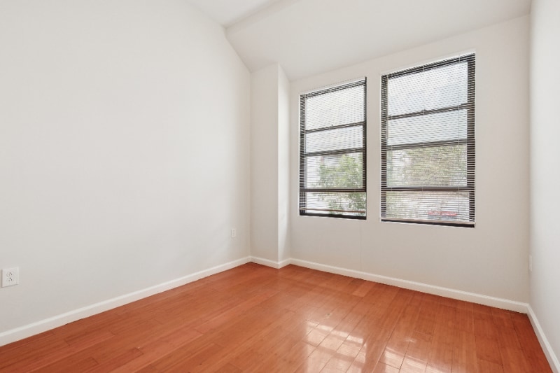 Building Photo - 1204 Chestnut St