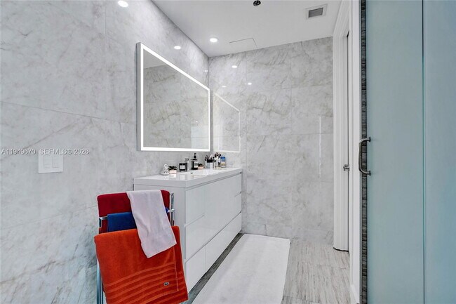 Building Photo - 1100 Biscayne Blvd