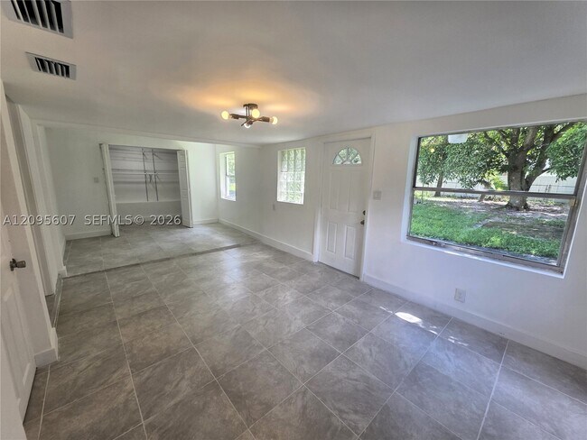Building Photo - 760 NW 126th St