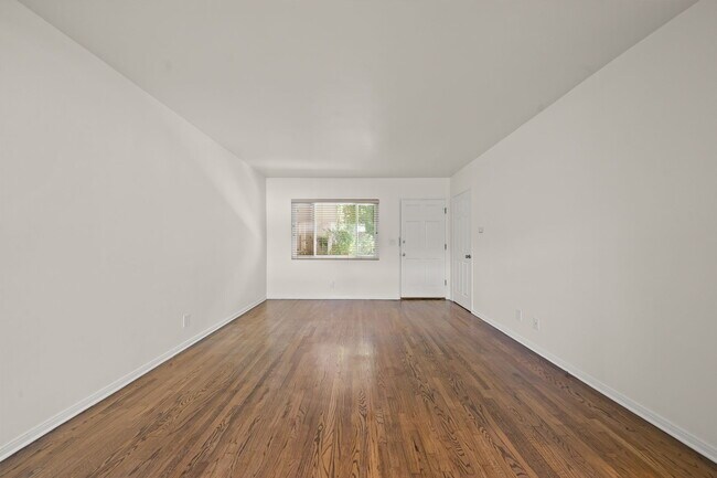 Building Photo - 1517 Harvard St