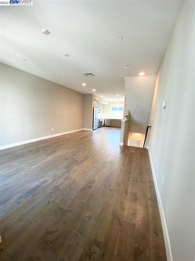 Building Photo - 1443 Oak Alley