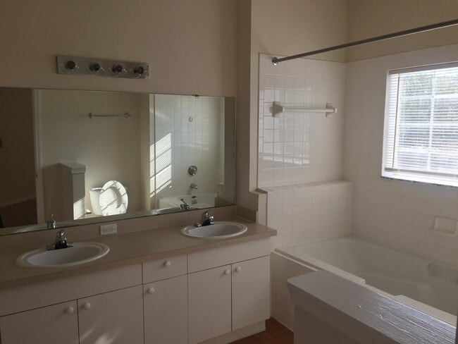 Building Photo - 3621CR#722(100)