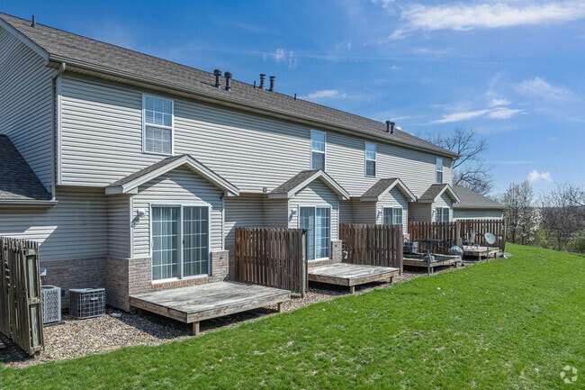 Alternate Image - Maple Hill Townhomes