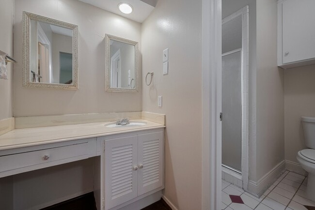 Building Photo - 8119 La Roche Ln