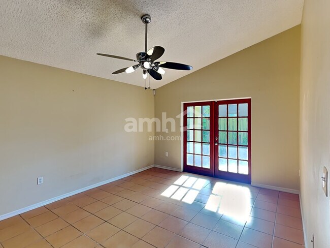 Building Photo - 2991 Saint James Lane