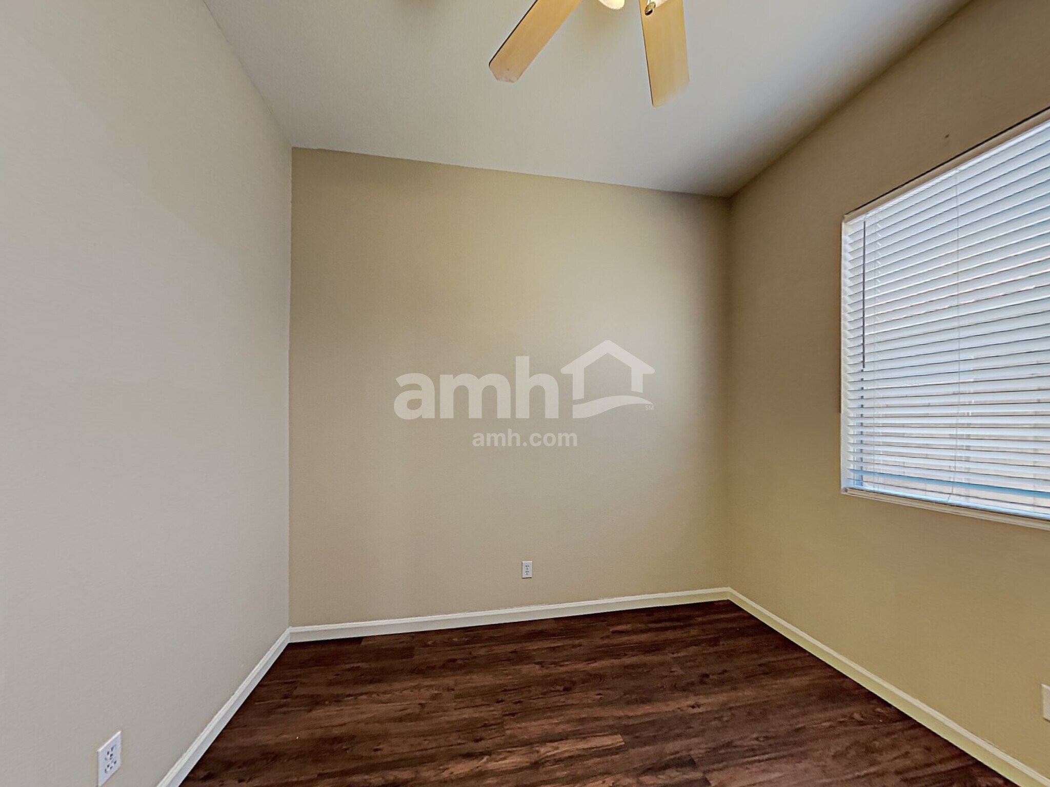 Building Photo - 15810 W Durango St