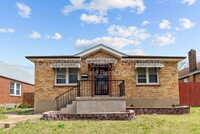 Building Photo - 4244 Giles Ave