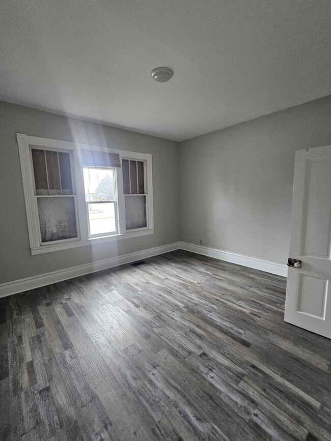 Building Photo - 4bed/2bath house