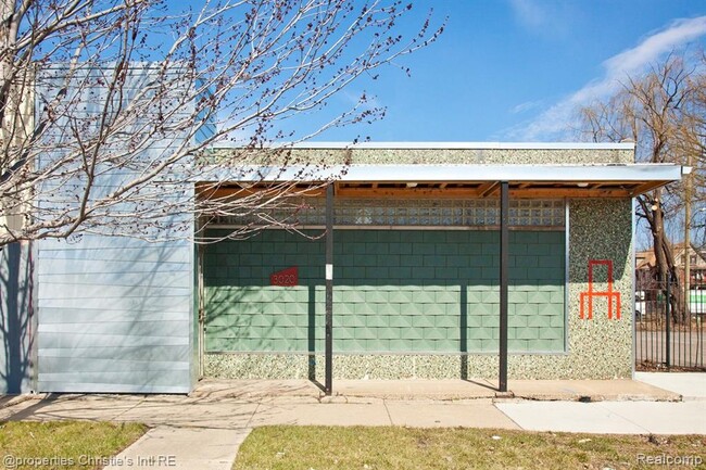Building Photo - 3020 E Grand Blvd