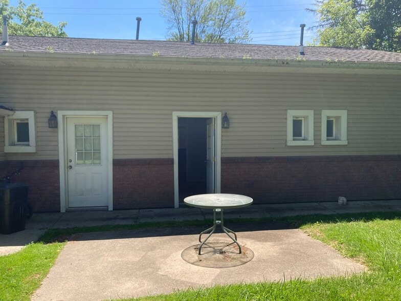 Building Photo - 11231 29 Mile Rd