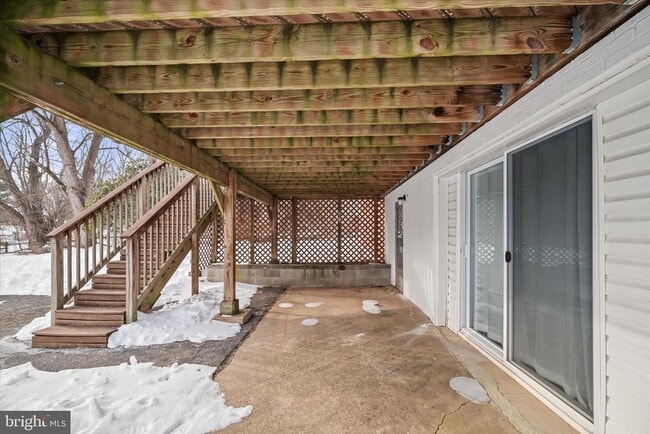 Building Photo - 1639 The Strand