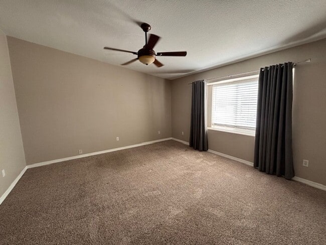 Building Photo - 3 Bedroom - 2 Bath Home