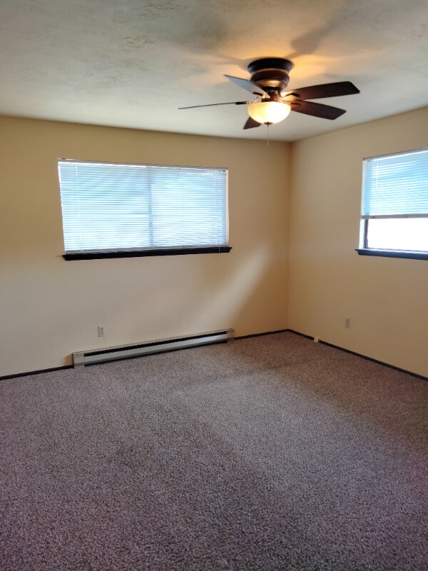 Building Photo - 797 Meadows Dr