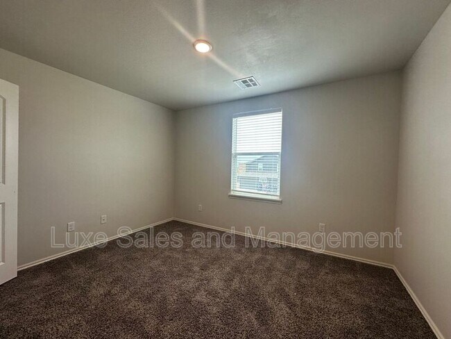 Building Photo - 10814 NW 119th St