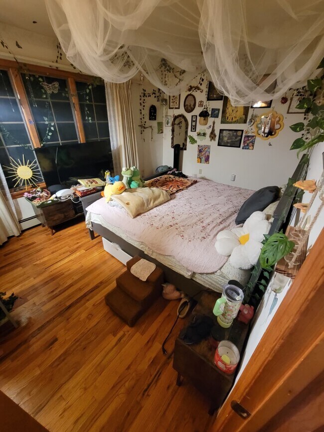 Building Photo - 198 Bryans Rd