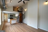 Building Photo - 1006 N 5th St