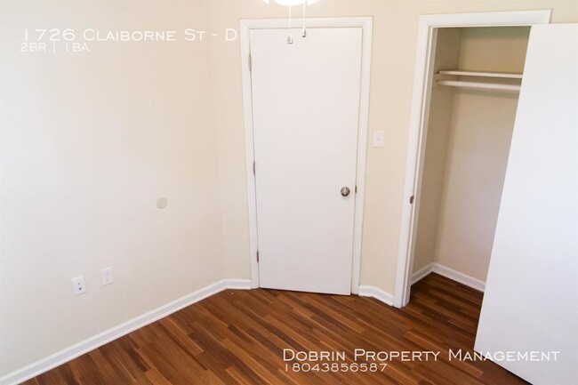 Building Photo - Gated 2BD APTS: RENOVATED - Courtyard w/ F...