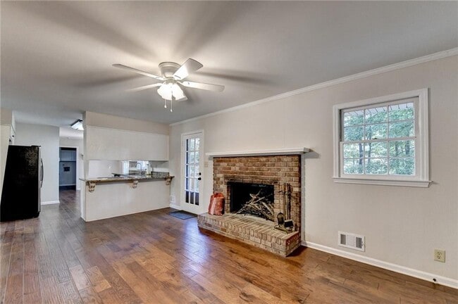 Building Photo - 478 Dorsey Cir SW