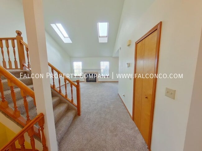 Building Photo - 2526 Elite Terrace