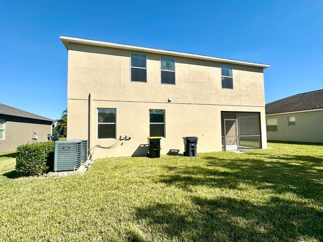Building Photo - Upscale and modern 5bedroom/2.5bath home i...