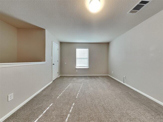 Building Photo - 127 Simon