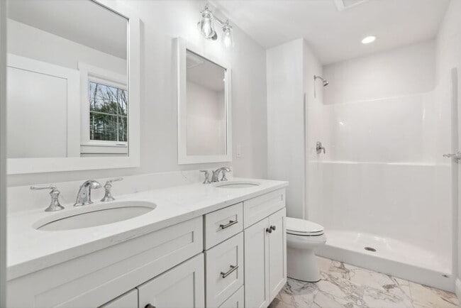 Building Photo - 24 Foliage Way