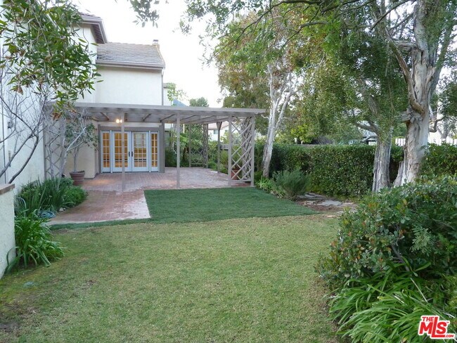 Building Photo - 1345 Avenida de Cortez