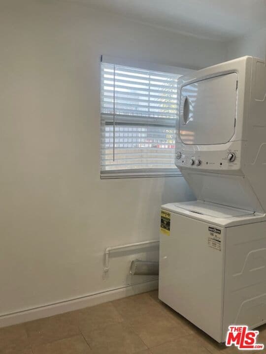 Building Photo - 1254 N Detroit St