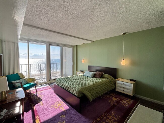 Building Photo - 3800 Oceanfront