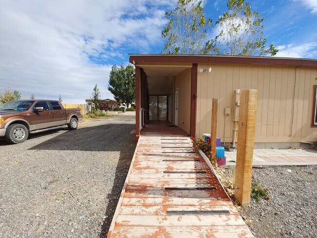 Building Photo - 3 Bd 2 Bath Home with Amazing Views in Marsing